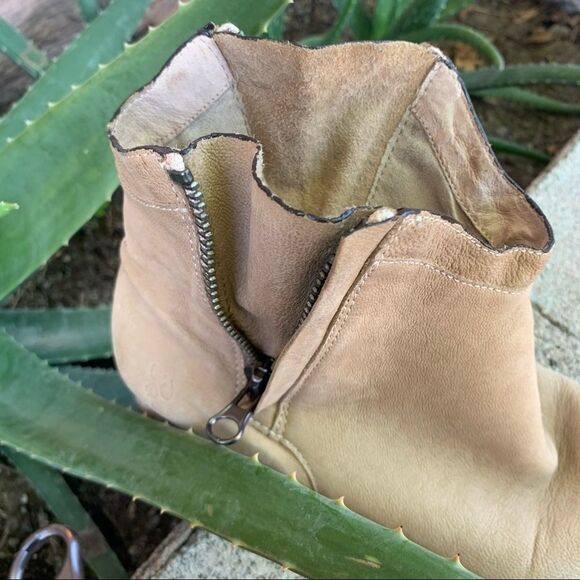 Sam Edelman leather zip up ankle booties - Picture 3 of 6